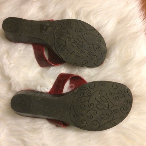 Brighton Red Leather Sandals - Picture 2 of 3